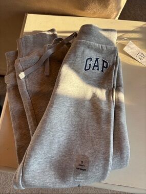GAP NWT Kids Grey joggers